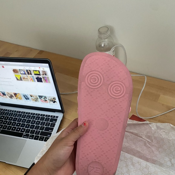 Gucci slides❤️SOLD❤️ - Picture 8 of 9